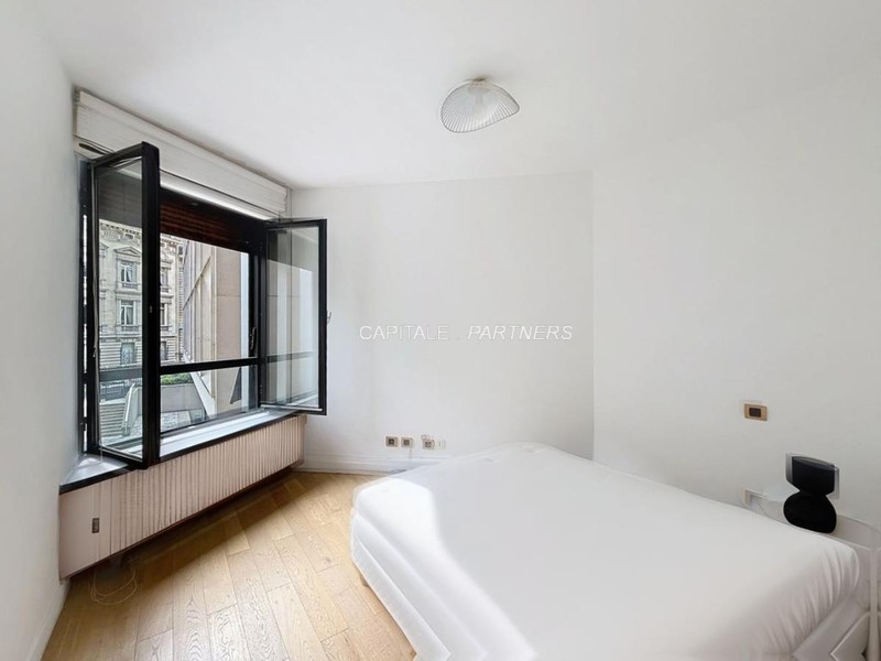furnished  1 bedroom Apartment PARIS 16 - 46 m²;