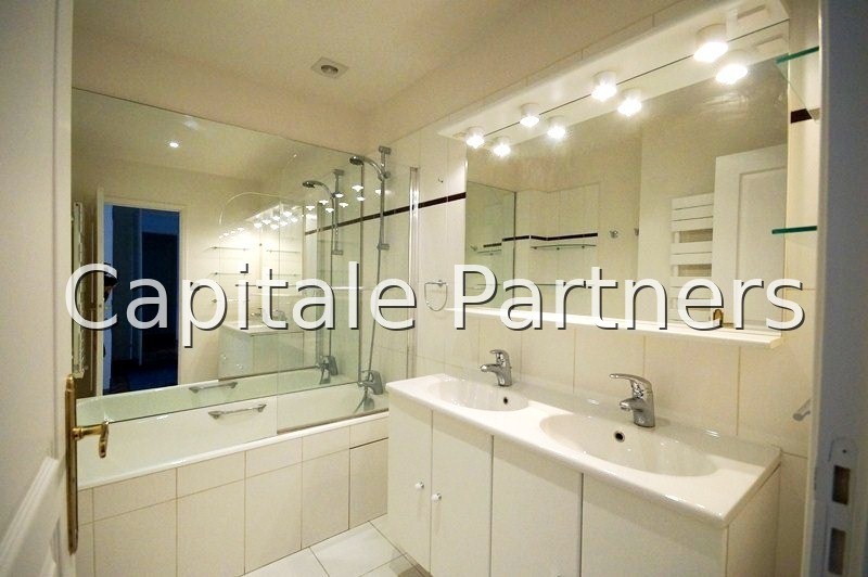 furnished  2 bedrooms Apartment PARIS 8 - 114 m²;