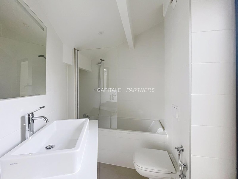 furnished  2 bedrooms Apartment PARIS 8 - 120 m²;