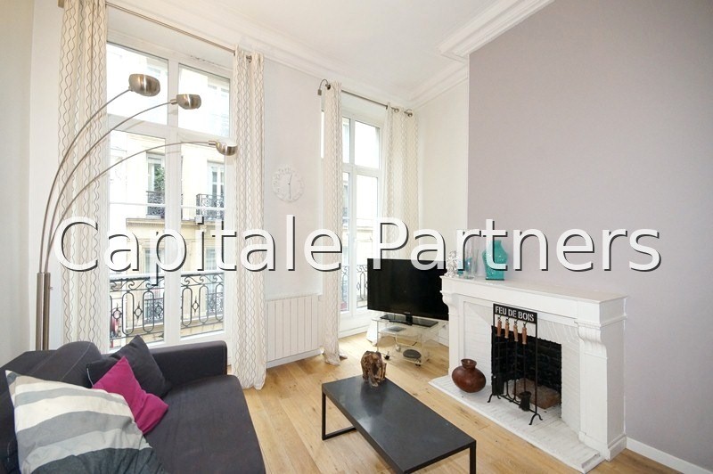 furnished  2 bedrooms Apartment PARIS 8 - 59 m²;