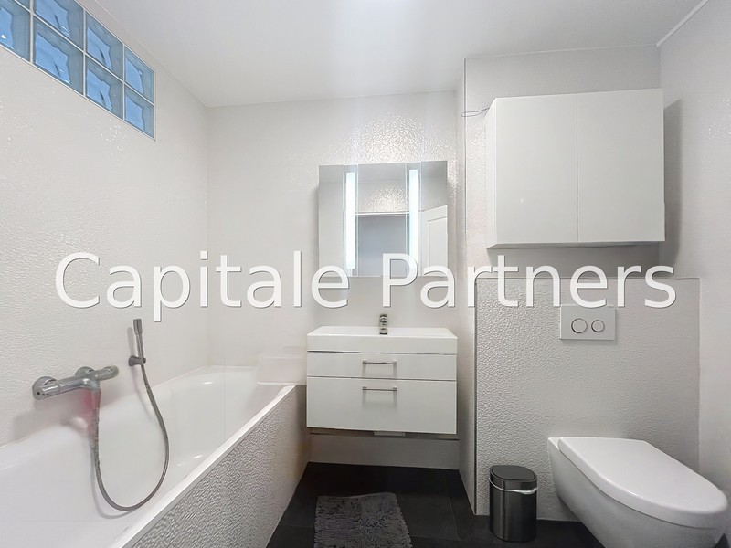 furnished  3 bedrooms Apartment PARIS 16 - 138 m²;