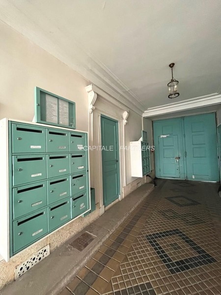 furnished  1 bedroom Apartment PARIS 7 - 60 m²;
