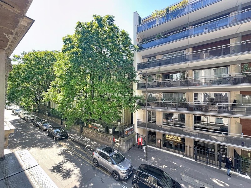 furnished  3 bedrooms Apartment PARIS 16 - 139 m²;