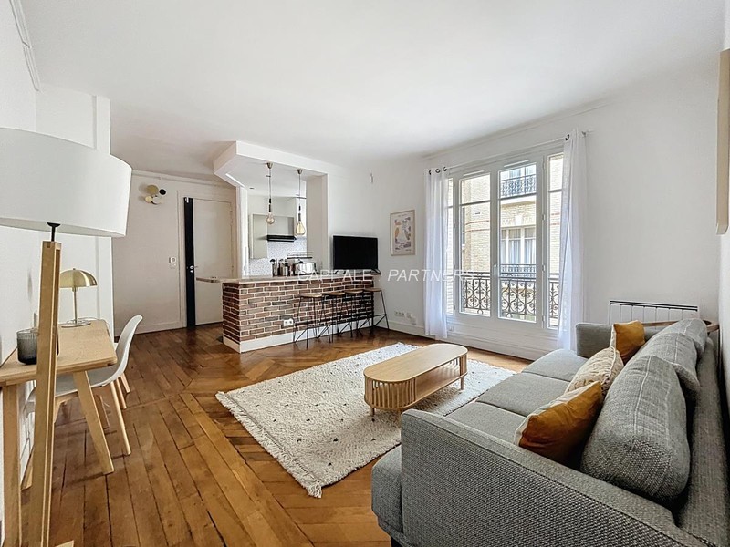 furnished  2 bedrooms Apartment PARIS 15 - 61 m²;