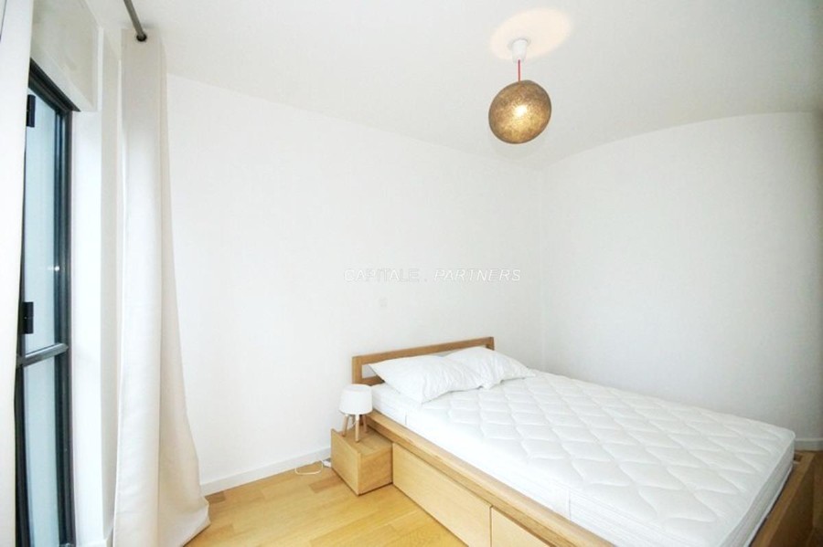 furnished  1 bedroom Apartment PARIS 11 - 43 m²;