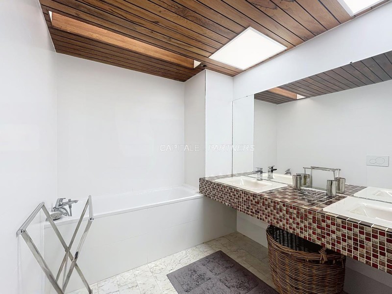 furnished  3 bedrooms Apartment BOULOGNE - 117 m²;