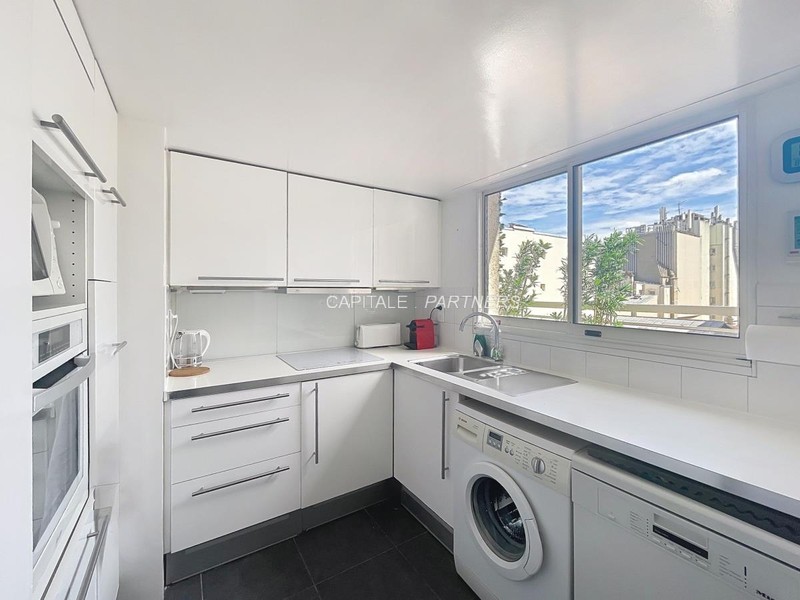 furnished  2 bedrooms Apartment PARIS 11 - 73 m²;