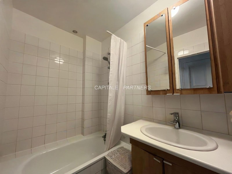 furnished  2 bedrooms Apartment PARIS 15 - 61 m²;