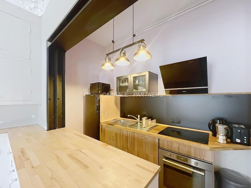 furnished  2 bedrooms Apartment PARIS 10 - 75 m²;