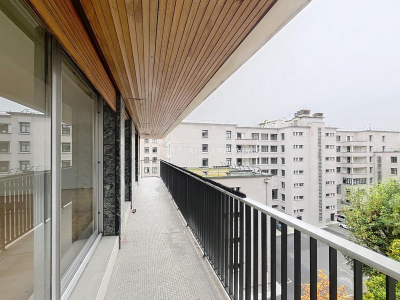  2 bedrooms Apartment PARIS 16 - 114 m²;