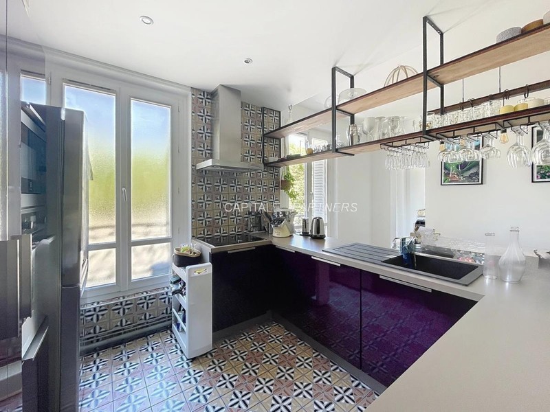 furnished  3 bedrooms Apartment PARIS 17 - 122 m²;