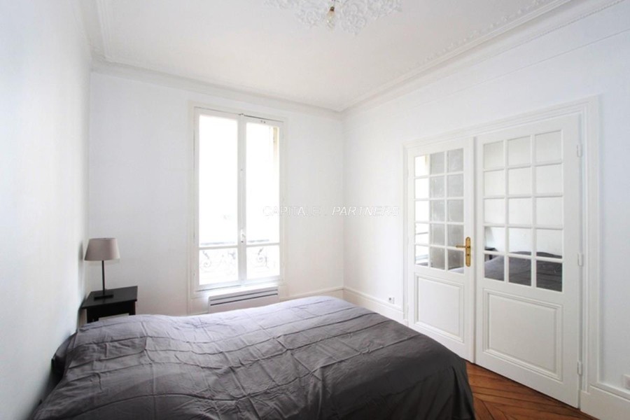 furnished  1 bedroom Apartment PARIS 9 - 40 m²;