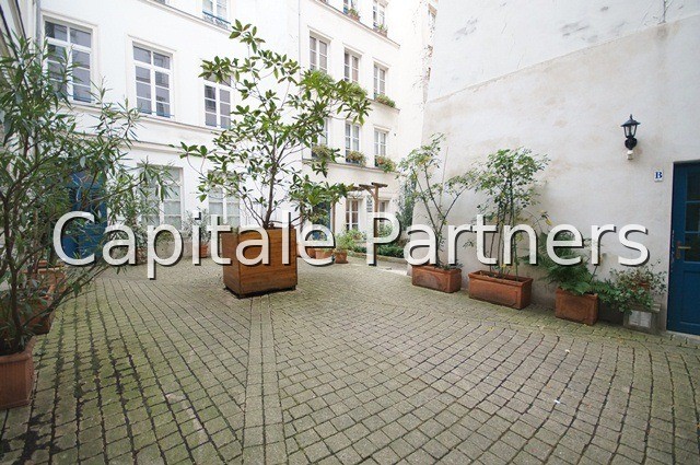 furnished  1 bedroom Apartment PARIS 3 - 37 m²;