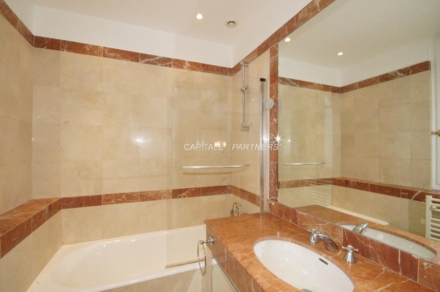 furnished  2 bedrooms Apartment PARIS 14 - 61 m²;