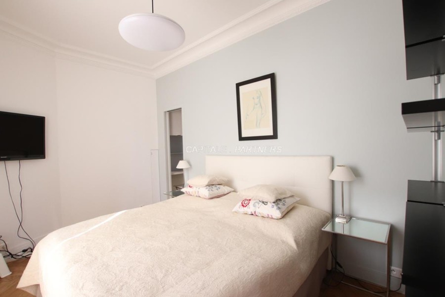 furnished  3 bedrooms Apartment PARIS 16 - 116 m²;