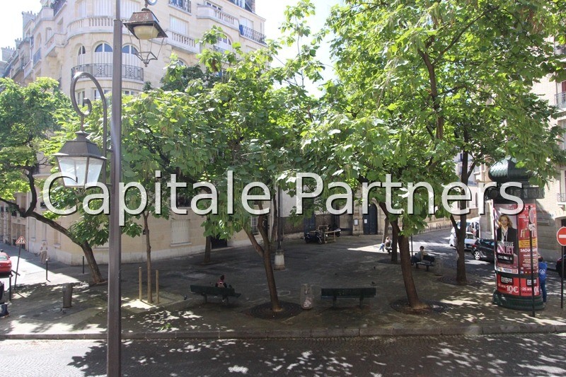 furnished  2 bedrooms Apartment PARIS 16 - 69 m²;
