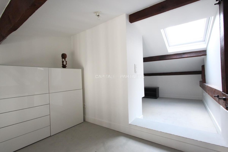 furnished  2 bedrooms Apartment PARIS 16 - 49 m²;