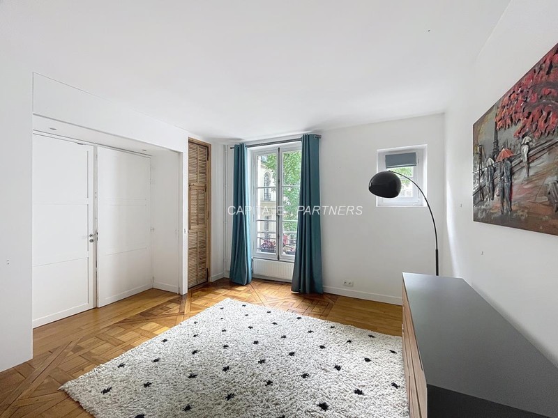 furnished  2 bedrooms Apartment PARIS 9 - 90 m²;