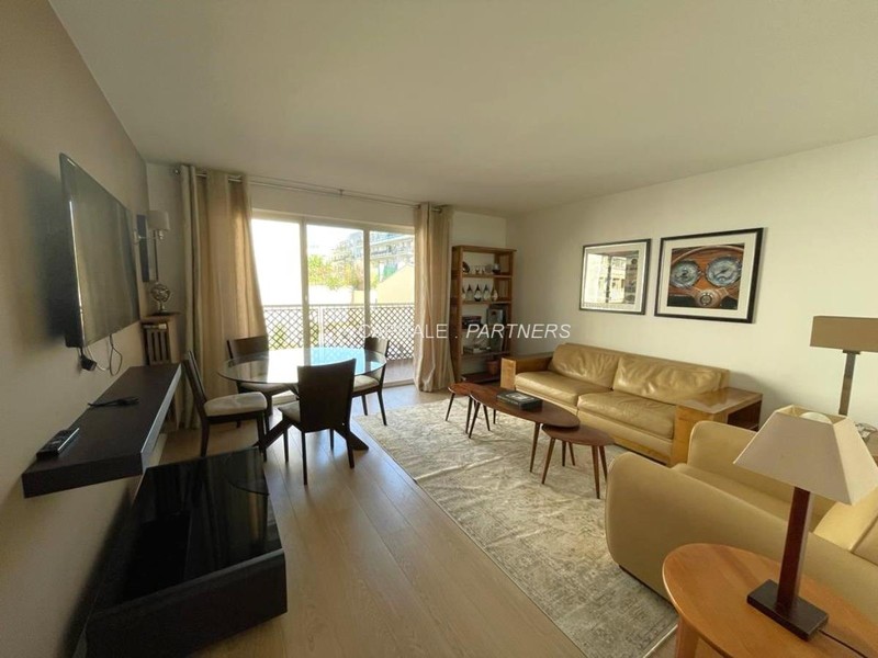 furnished  2 bedrooms Apartment PARIS 15 - 66 m²;