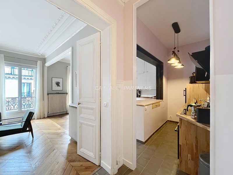 furnished  2 bedrooms Apartment PARIS 10 - 75 m²;