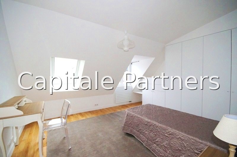 furnished  2 bedrooms Apartment PARIS 8 - 100 m²;