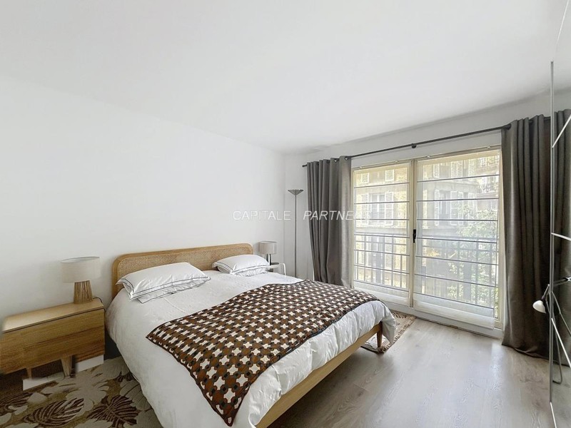 furnished  1 bedroom Apartment PARIS 4 - 58 m²;
