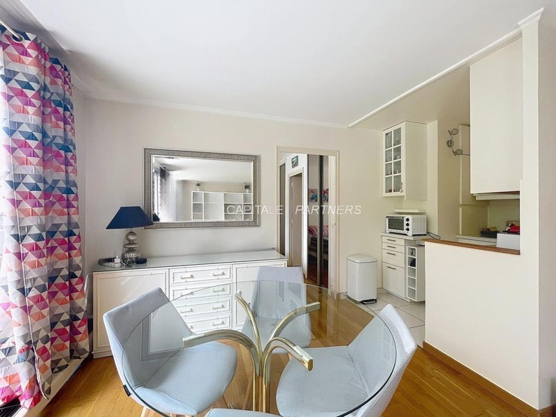 furnished  1 bedroom Apartment PARIS 16 - 43 m²;