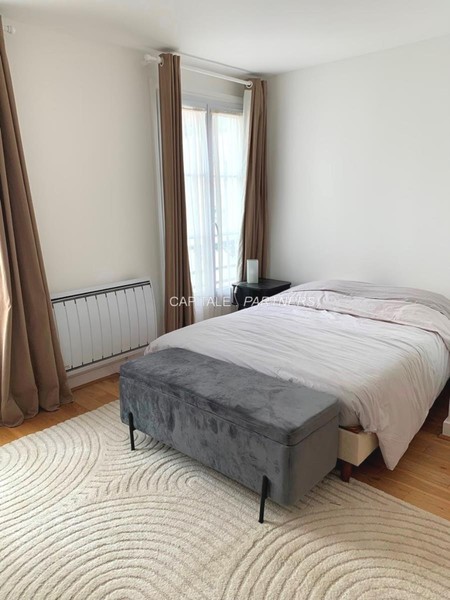 furnished  1 bedroom Apartment PARIS 7 - 60 m²;
