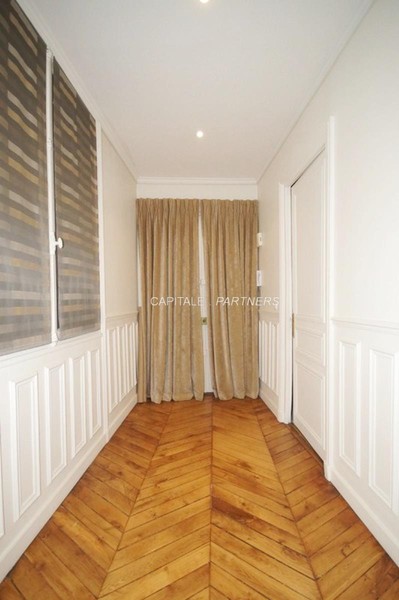 furnished  2 bedrooms Apartment PARIS 8 - 115 m²;