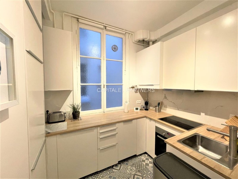furnished  2 bedrooms Apartment PARIS 7 - 64 m²;