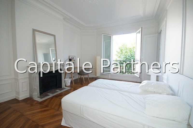 furnished  2 bedrooms Apartment PARIS 8 - 114 m²;