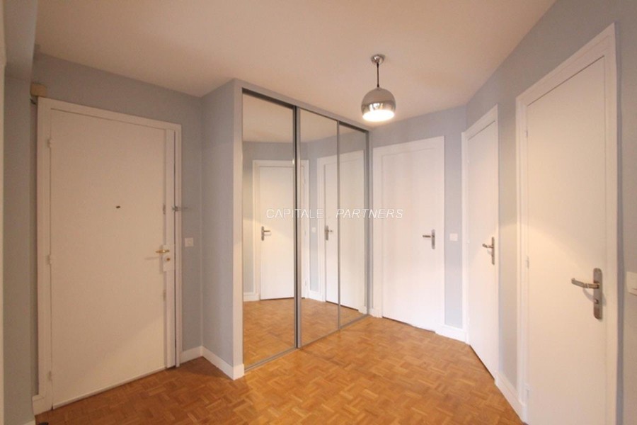 furnished  2 bedrooms Apartment PARIS 14 - 73 m²;