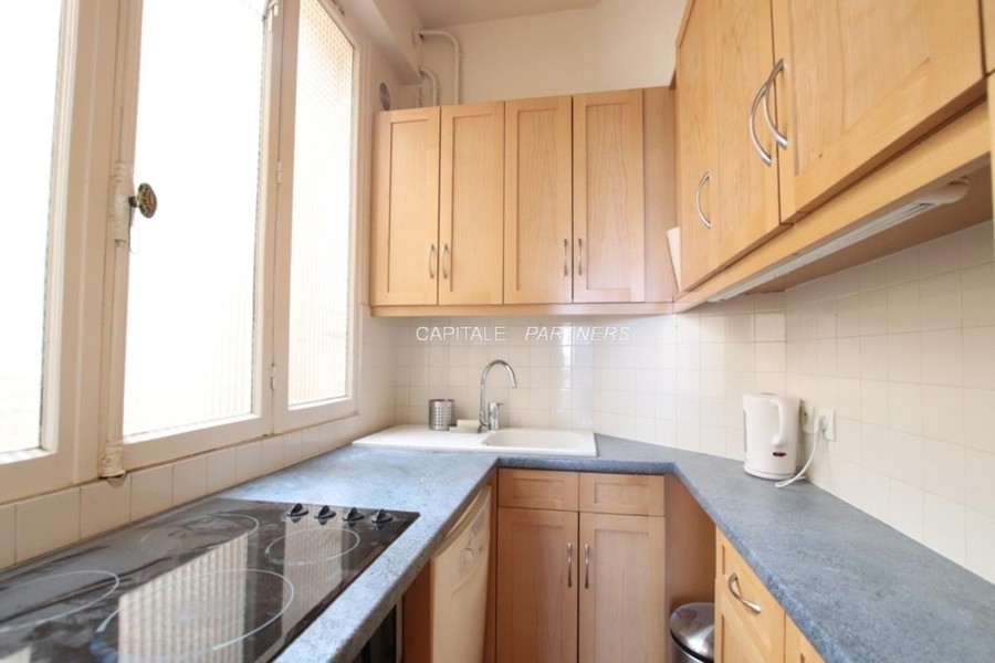 furnished  1 bedroom Apartment PARIS 8 - 47 m²;