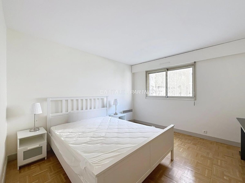 furnished  2 bedrooms Apartment PARIS 16 - 75 m²;