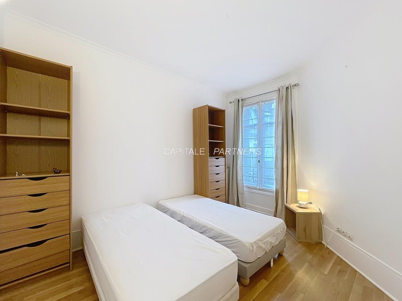 furnished  2 bedrooms Apartment PARIS 17 - 86 m²;