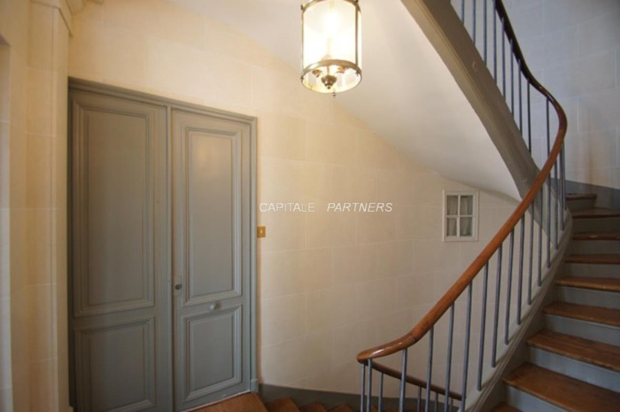 furnished  1 bedroom Apartment PARIS 8 - 46 m²;