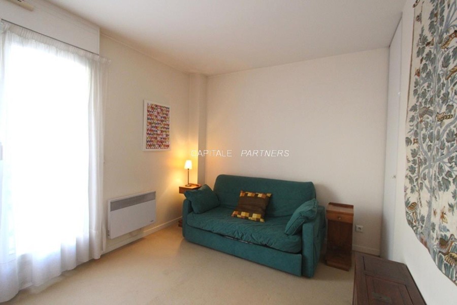 furnished  3 bedrooms Apartment PARIS 11 - 95 m²;