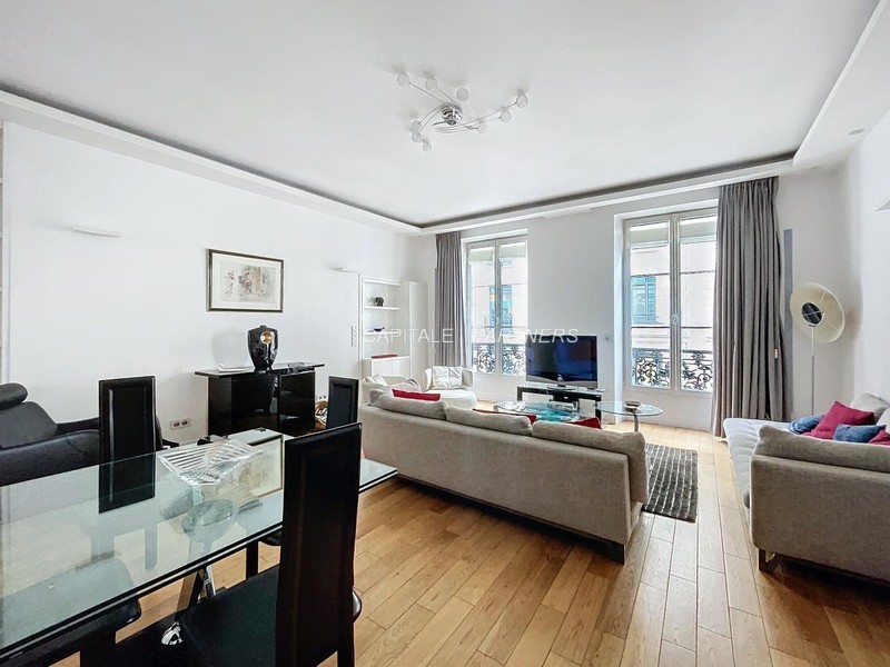furnished  2 bedrooms Apartment PARIS 8 - 93 m²;