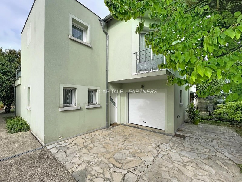  4 bedrooms House RUEIL-MALMAISON - 145 m²;