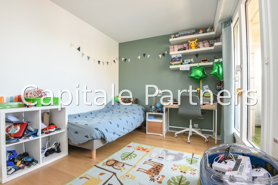 furnished  3 bedrooms Apartment Asnières-sur-seine - 110 m²;