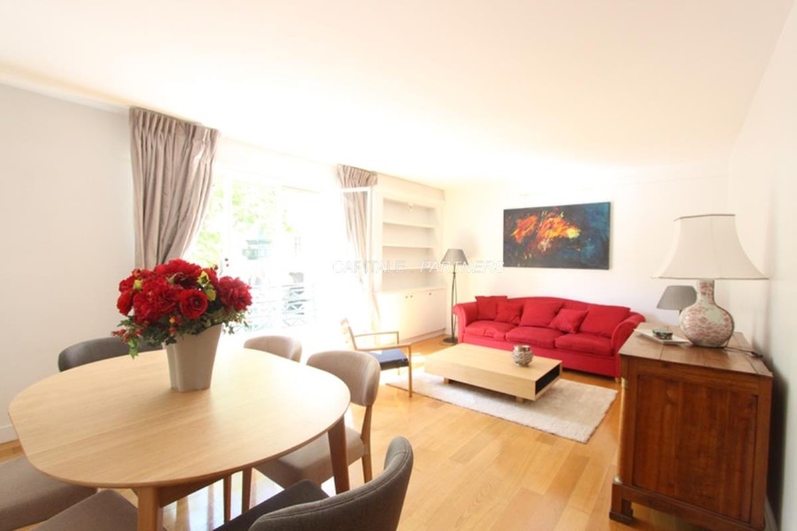 furnished  2 bedrooms Apartment PARIS 16 - 69 m²;