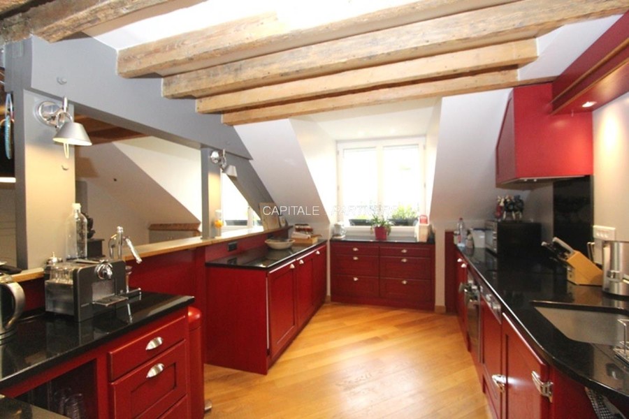 furnished  3 bedrooms Apartment PARIS 2 - 133 m²;