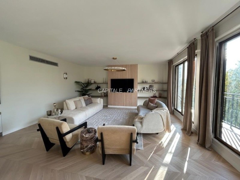 furnished  3 bedrooms Apartment PARIS 16 - 157 m²;