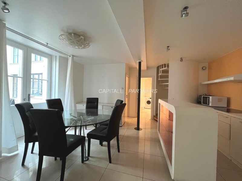 furnished  4 bedrooms Apartment PARIS 1 - 154 m²;