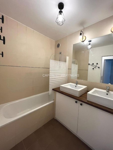furnished  2 bedrooms Apartment PARIS 3 - 80 m²;