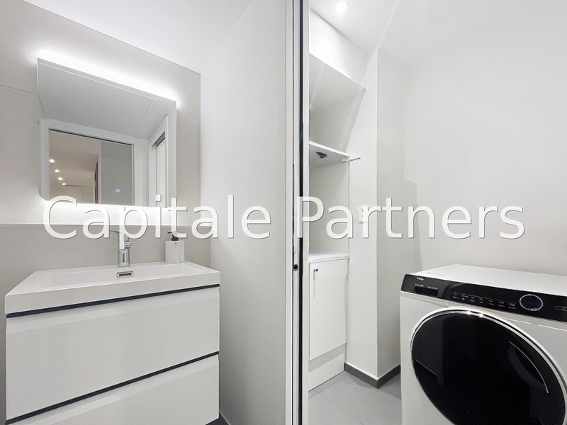 furnished  3 bedrooms Apartment PARIS 16 - 138 m²;