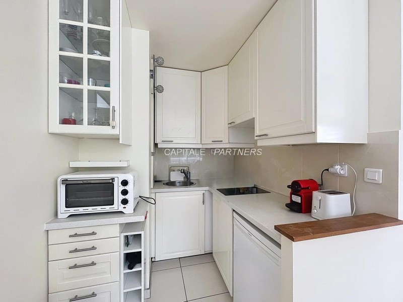 furnished  1 bedroom Apartment PARIS 16 - 43 m²;
