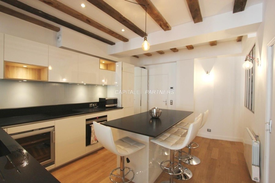 furnished  2 bedrooms Apartment PARIS 1 - 63 m²;