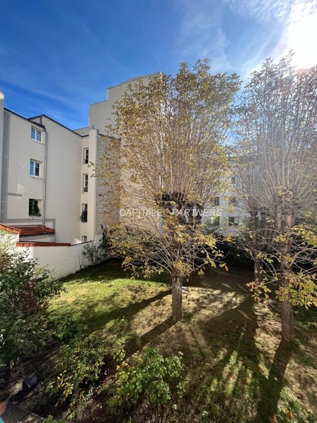 furnished  1 bedroom Apartment BOULOGNE - 39 m²;