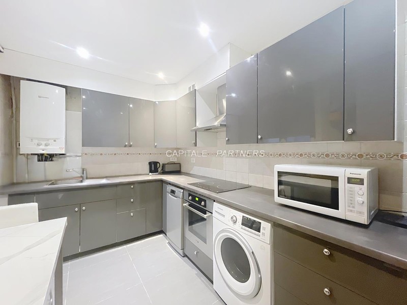 furnished  2 bedrooms Apartment PARIS 8 - 118 m²;